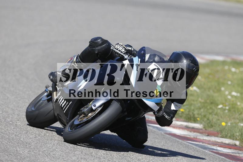 /Archiv-2025/03 04.04.2025 TZ Motorsport ADR/Gruppe gruen/77